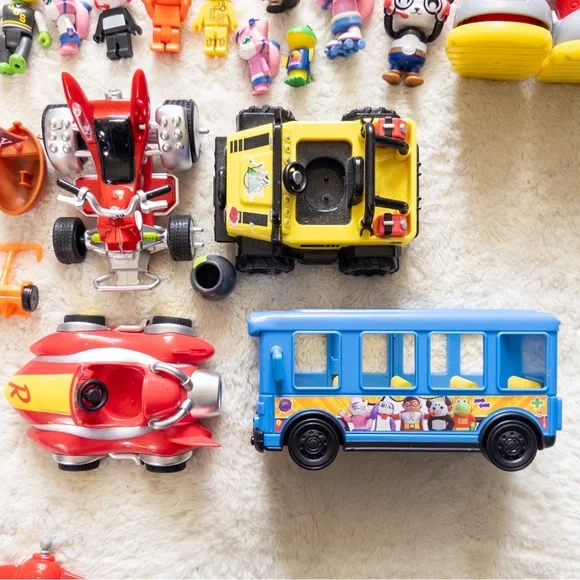 Ryan’s World Kids Toy Set with Robot and Figures - Picture 5 of 6